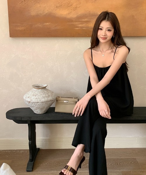 Aelina(エリナ)の「キャミソール&フレアパンツセットアップ(セットアップ・レディース・ブラック・L/M/S)」の15枚目の写真