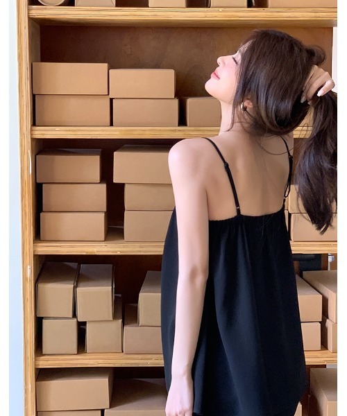 Aelina(エリナ)の「キャミソール&フレアパンツセットアップ(セットアップ・レディース・ブラック・L/M/S)」の16枚目の写真