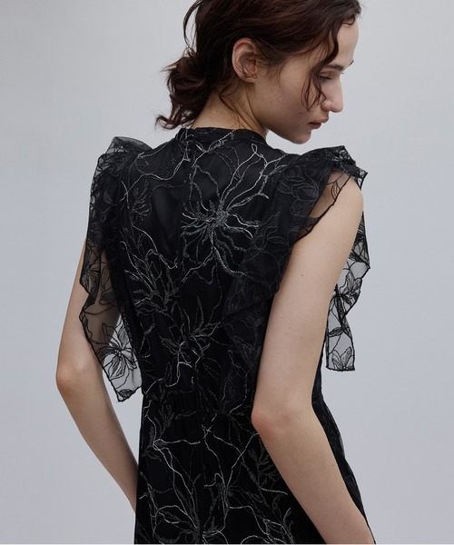 Ameri(アメリ)の「GLITTER LACE DRAPE FRILL DRESS(ドレス・レディース・ブラック/ベージュ・SMALL/MEDIUM)」の4枚目の写真