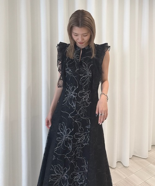 Ameri(アメリ)の「GLITTER LACE DRAPE FRILL DRESS(ドレス・レディース・ブラック/ベージュ・SMALL/MEDIUM)」の14枚目の写真