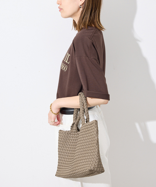 SLOBE IENA(スローブイエナ)の「《一部カラーWEB限定/接触冷感/抗菌防臭》MONTREUILレターロゴTEE(Tシャツ/カットソー・レディース・ホワイト/ブラック/サックスブルー/ブラウン・FREE)」の7枚目の写真