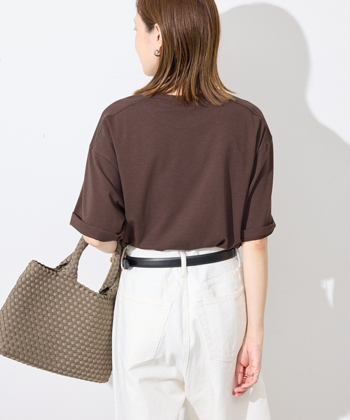 SLOBE IENA(スローブイエナ)の「《一部カラーWEB限定/接触冷感/抗菌防臭》MONTREUILレターロゴTEE(Tシャツ/カットソー・レディース・ホワイト/ブラック/サックスブルー/ブラウン・FREE)」の9枚目の写真