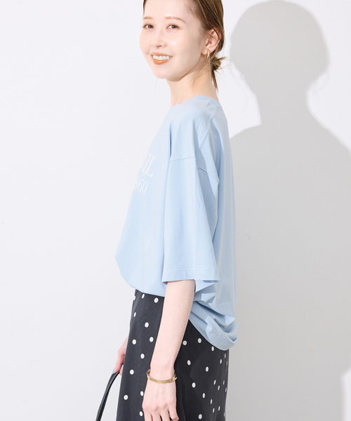 SLOBE IENA（スローブイエナ）の「《一部カラーWEB限定/接触冷感/抗菌防臭》MONTREUILレターロゴTEE（Tシャツ/カットソー・レディース・ホワイト/ブラック/サックスブルー/ブラウン・FREE）」の8枚目の写真