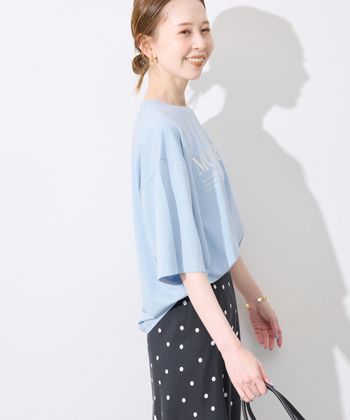 SLOBE IENA（スローブイエナ）の「《一部カラーWEB限定/接触冷感/抗菌防臭》MONTREUILレターロゴTEE（Tシャツ/カットソー・レディース・ホワイト/ブラック/サックスブルー/ブラウン・FREE）」の9枚目の写真