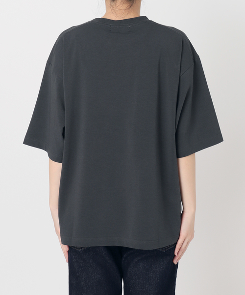 SLOBE IENA（スローブイエナ）の「《一部カラーWEB限定/接触冷感/抗菌防臭》MONTREUILレターロゴTEE（Tシャツ/カットソー・レディース・ホワイト/ブラック/サックスブルー/ブラウン・FREE）」の13枚目の写真