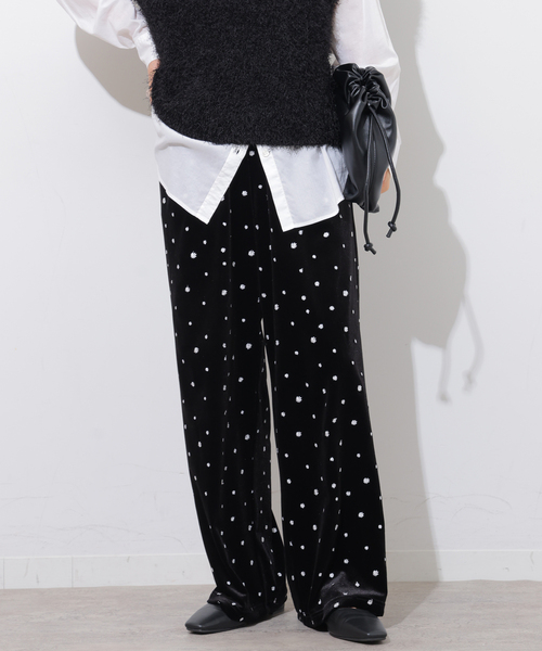 JOURNAL STANDARD relume(ジャーナルスタンダード レリューム)の「《WEB限定追加》小花刺繍ベロアパンツ(その他パンツ・レディース・ブラック・FREE)」の1枚目の写真