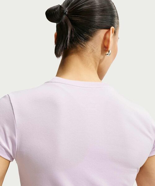 NIKE(ナイキ)の「ナイキ スポーツウェア チル ニット ウィメンズ スリム モッドクロップド Tシャツ / Nike Sportswear Chill Knit Women's Slim Mod-Cropped T-Shirt IM6415-583 Bleached Lilac(Tシャツ/カットソー・レディース・パープル系その他・L/M)」の5枚目の写真