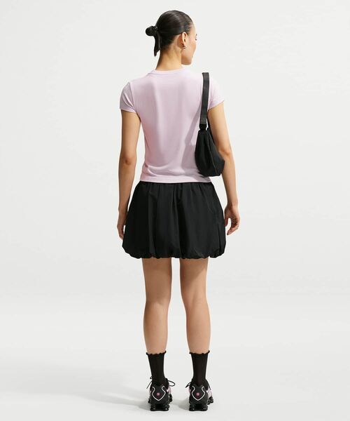 NIKE(ナイキ)の「ナイキ スポーツウェア チル ニット ウィメンズ スリム モッドクロップド Tシャツ / Nike Sportswear Chill Knit Women's Slim Mod-Cropped T-Shirt IM6415-583 Bleached Lilac(Tシャツ/カットソー・レディース・パープル系その他・L/M)」の4枚目の写真