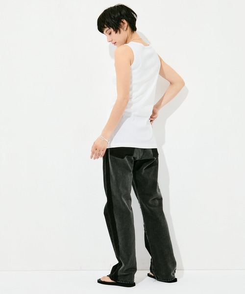 INSCRIRE(アンスクリア)の「INSCRIRE Color Denim Straight(デニムパンツ・レディース・ブラック/ベージュ・30/31/28/29)」の15枚目の写真