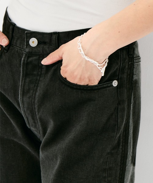 INSCRIRE(アンスクリア)の「INSCRIRE Color Denim Straight(デニムパンツ・レディース・ブラック/ベージュ・30/31/28/29)」の18枚目の写真