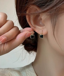 スクエアストーンピアス
