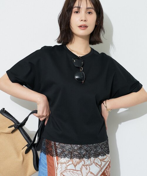 INDIVI(インディヴィ)の「【汗ジミ防止/接触冷感】裾レースドルマンTシャツ(Tシャツ/カットソー・レディース・ホワイト/ライトグレー/グリーン系/ブラック・05/15 /13/38/34/19)」の2枚目の写真