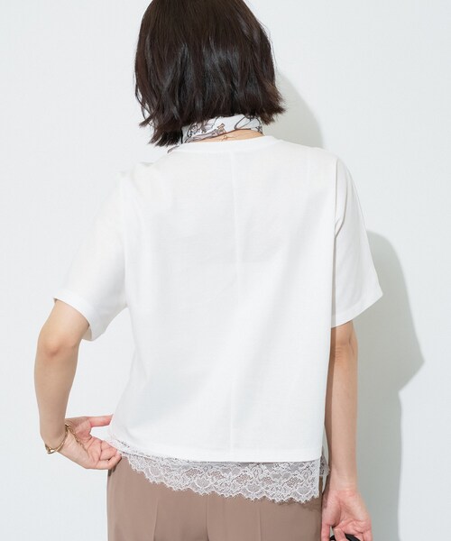 INDIVI(インディヴィ)の「【汗ジミ防止/接触冷感】裾レースドルマンTシャツ(Tシャツ/カットソー・レディース・ホワイト/ライトグレー/グリーン系/ブラック・05/15 /13/38/34/19)」の17枚目の写真