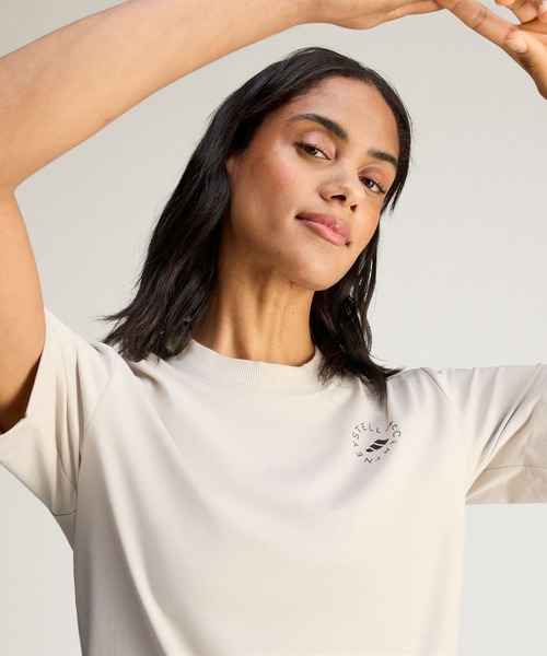 adidas by Stella McCartney(アディダスバイステラマッカートニー)の「TrueCasuals レギュラー スポーツウェア Tシャツ【adidas by Stella McCartney】 / アディダス adidas(Tシャツ/カットソー・レディース・ベージュ・SMALL/MEDIUM/LARGE/X-LARGE/XX-LARGE/X-SMALL/3XL)」の3枚目の写真