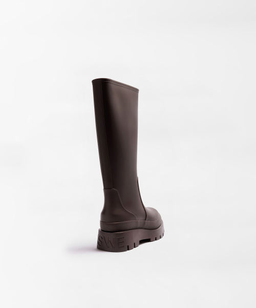 NSWE(ヌシェ)の「VLOCKER ロングレインブーツ 7CM (マルベリー ブラウン) -NSW101MR(レインシューズ・レディース・ブラウン・6/8.5/7.5/6.5)」の4枚目の写真