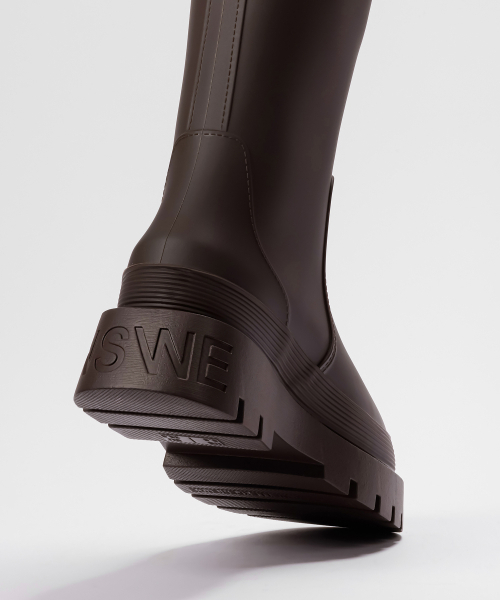 NSWE(ヌシェ)の「VLOCKER ロングレインブーツ 7CM (マルベリー ブラウン) -NSW101MR(レインシューズ・レディース・ブラウン・6/8.5/7.5/6.5)」の7枚目の写真