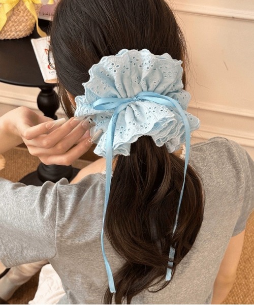 almo（アルモ）の「【456919】レースリボン絞りシュシュ(RO)（シュシュ・レディース・ブルー/イエロー/ピンク/ホワイト・FREE）」の2枚目の写真
