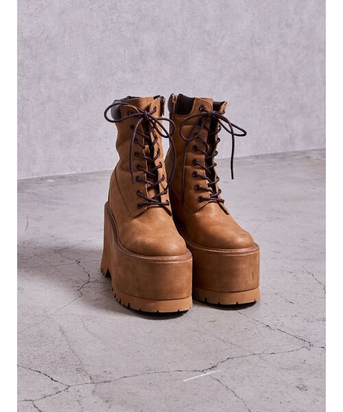 GYDA(ジェイダ)の「BRONZE GLOW PLATFORMレースアップショートブーツ(ブーツ・レディース・ブラック/キャメル・LARGE/MEDIUM/SMALL)」の2枚目の写真