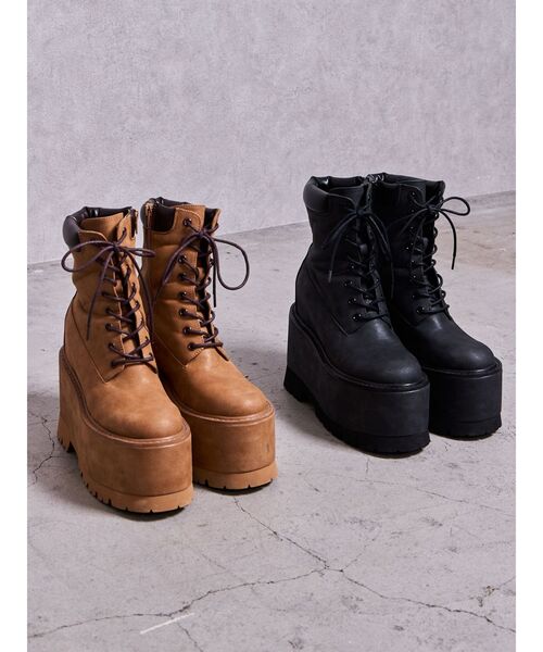 GYDA(ジェイダ)の「BRONZE GLOW PLATFORMレースアップショートブーツ(ブーツ・レディース・ブラック/キャメル・LARGE/MEDIUM/SMALL)」の3枚目の写真