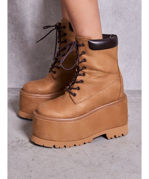GYDA(ジェイダ)の「BRONZE GLOW PLATFORMレースアップショートブーツ(ブーツ・レディース・ブラック/キャメル・LARGE/MEDIUM/SMALL)」の11枚目の写真