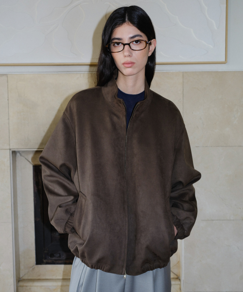 EN OR(エンオール)の「HIGH NECK SUEDE BLOUSON - DARK BROWN(ライダースジャケット・レディース・その他・FREE)」の3枚目の写真