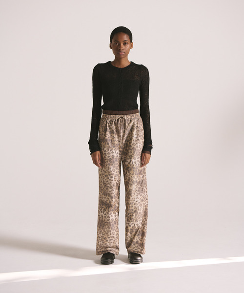 muller of yoshiokubo(ミュラーオブヨシオクボ)の「muller of yoshiokubo ミュラーオブヨシオクボ / DOUBLE WAIST PANTS ダブルウエストパンツ / MLF26417(その他パンツ・レディース・レオパード・38)」の2枚目の写真