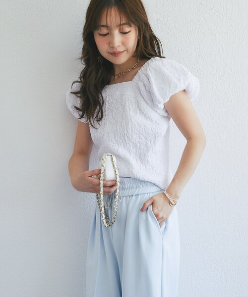 La boutique BonBon(ラブティックボンボン)の「【miki監修・2サイズ展開】シャーリングパフスリーブブラウス(シャツ/ブラウス・レディース・ブラック/ホワイト/サックスブルー・FREE/34)」の5枚目の写真