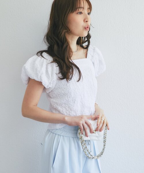 La boutique BonBon(ラブティックボンボン)の「【miki監修・2サイズ展開】シャーリングパフスリーブブラウス(シャツ/ブラウス・レディース・ブラック/ホワイト/サックスブルー・FREE/34)」の6枚目の写真