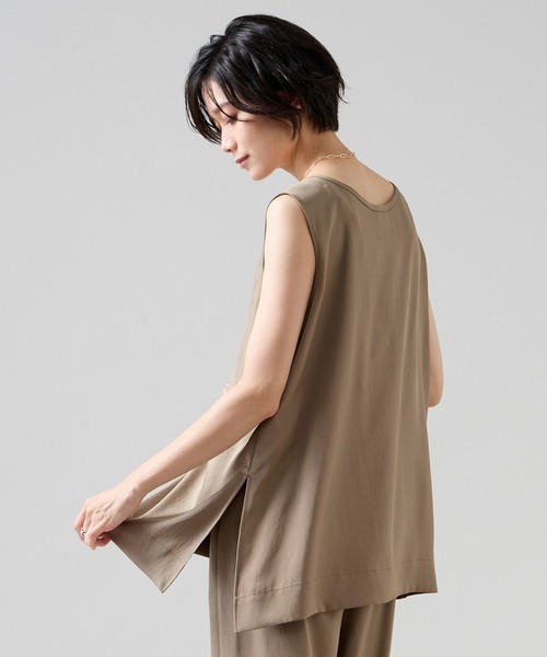 Liesse(リエス)の「サテンノースリーブブラウス(セットアップ可)(シャツ/ブラウス・レディース・ピンク/カーキ/ブラック・FREE)」の7枚目の写真