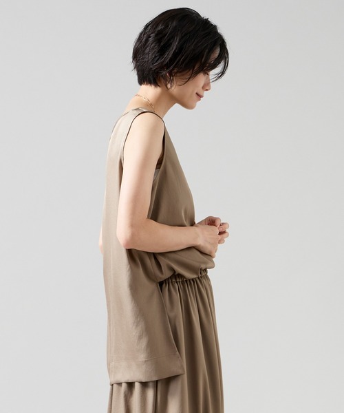 Liesse(リエス)の「サテンノースリーブブラウス(セットアップ可)(シャツ/ブラウス・レディース・ピンク/カーキ/ブラック・FREE)」の16枚目の写真