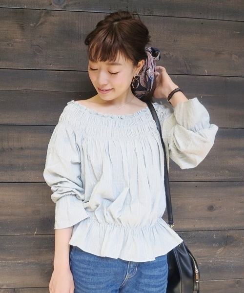 Chico（チコ）の「2WAYカラミチュニック（シャツ/ブラウス・レディース・ホワイト/モスグリーン/ブルー系その他・FREE）」の2枚目の写真