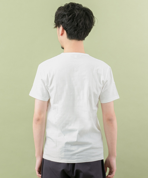 URBAN RESEARCH(アーバンリサーチ)の「ムーブドコットンクルーネックプリントTシャツ(Tシャツ/カットソー・メンズ・ブラック/グレー/ホワイト/ネイビー・LARGE/MEDIUM)」の13枚目の写真