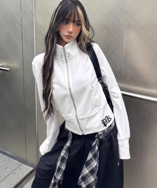 DEVICE（デバイス）の「【2026 AW】スタンドカラー スタッズ バック クロス パーカー（パーカー・レディース・ホワイト/ブラック・FREE）」の2枚目の写真