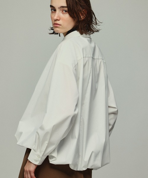 Kelen(ケレン)の「「KELEN / ケレン」ラウンドカラー裾バルーンシャツ(シャツ/ブラウス・レディース・ブラック/サックスブルー/グレイッシュベージュ/オフホワイト・S/M)」の1枚目の写真