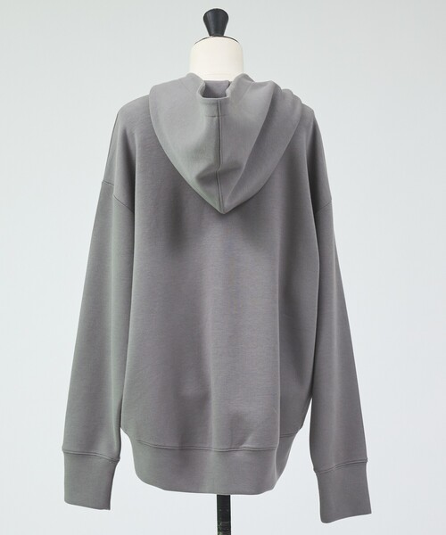 abahouse mavie（アバハウスマヴィ）の「ｼﾙｷｰﾀﾞﾝﾎﾞｰﾙﾊﾟｰｶｰ（Tシャツ/カットソー・レディース・チャコールグレー/アイボリー・フリー）」の4枚目の写真