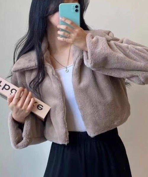 Beststore(ベストストア)の「ふわふわ手触り エコファー ショート丈 ジップアップブルゾン 全3色(ブルゾン・レディース・モカ/ブラック/オフホワイト・FREE)」の22枚目の写真