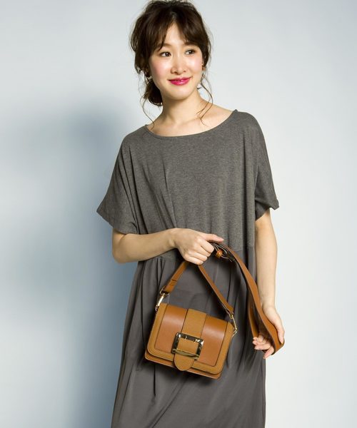 PLAIN CLOTHING(プレーンクロージング)の「フロントベルトショルダーバッグ【PLAIN CLOTHING】(ショルダーバッグ・レディース・レッド/キャメル/グレー/ブラック・FREE)」の11枚目の写真