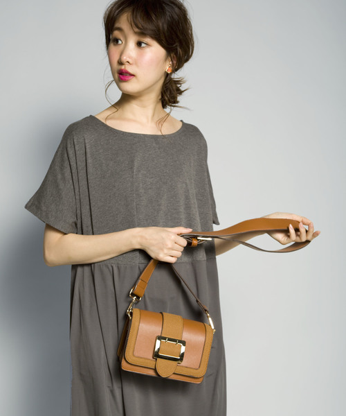 PLAIN CLOTHING(プレーンクロージング)の「フロントベルトショルダーバッグ【PLAIN CLOTHING】(ショルダーバッグ・レディース・レッド/キャメル/グレー/ブラック・FREE)」の20枚目の写真