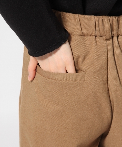 GLOBAL WORK（グローバルワーク）の「ＴＲワイドパンツ２/741227 （その他パンツ・レディース・ブルー/オフホワイト/ダークグレー/ブラウン/ブラック・MEDIUM/SMALL/LARGE）」の19枚目の写真