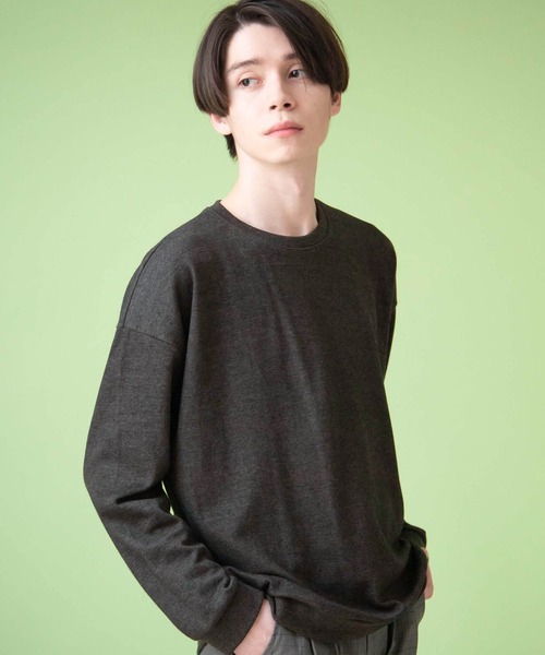 MONO-MART（モノマート）の「ドロップショルダーカラーリングスウェット（スウェット・メンズ・ホワイト/ピンク/レッド/グレー/ブルー/ブラック/カーキ/ベージュ/ミント/イエロー/ダークネイビー/グリーン/ブラウン系その他/ブラウン/チャコール/ワイン/パープル・FREE）」の5枚目の写真