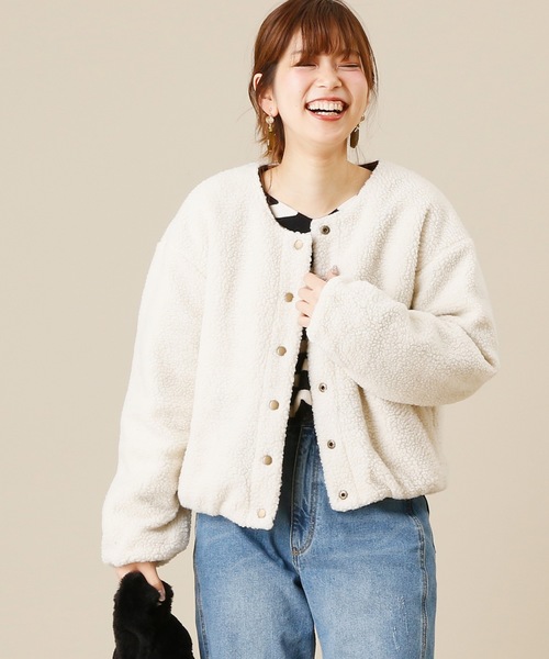 natural couture（ナチュラルクチュール）の「ピーチ*ボア リバーシブルブルゾン（ブルゾン・レディース・ブラック/カーキ・FREE）」の4枚目の写真