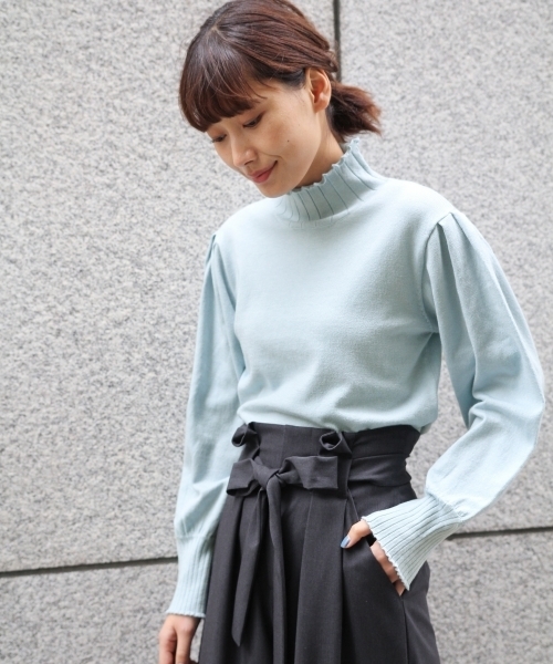 laboratory work(ラボラトリーワーク)の「スカラップニットプルオーバー(ニット/セーター・レディース・ブラック/グレー/ブルー/ベビーピンク・MEDIUM)」の4枚目の写真