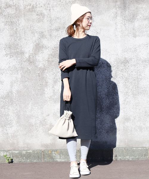 reca（レカ）の「クルーネックスウェットリラックスロングワンピース（ワンピース・レディース・ネイビー/ホワイト系その他/ブラック/ライトグレー/ダークグレー/カーキ/ブルー系その他/モカ・L/M）」の8枚目の写真