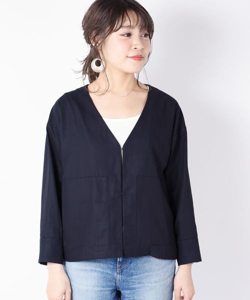 SHIPS(シップス)の「コットンVネック羽織りブルゾン◇(ブルゾン・レディース・ベージュ/ネイビー/スカイブルー・ONE SIZE)」の12枚目の写真