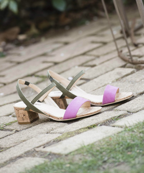 OLIVE des OLIVE(オリーブデオリーブ)の「配色サンダル(サンダル・レディース・ピンク/イエロー/ブラック・SMALL/LARGE/MEDIUM)」の14枚目の写真