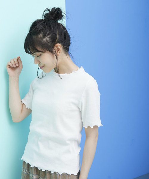 OLIVE des OLIVE（オリーブデオリーブ）の「チビハイネックプルオーバー（Tシャツ/カットソー・レディース・ブラック/オフホワイト/ピンク/イエロー/キャメル/ワイン・FREE）」の2枚目の写真