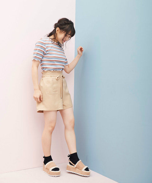 OLIVE des OLIVE（オリーブデオリーブ）の「チビハイネックプルオーバー（Tシャツ/カットソー・レディース・ブラック/オフホワイト/ピンク/イエロー/キャメル/ワイン・FREE）」の16枚目の写真