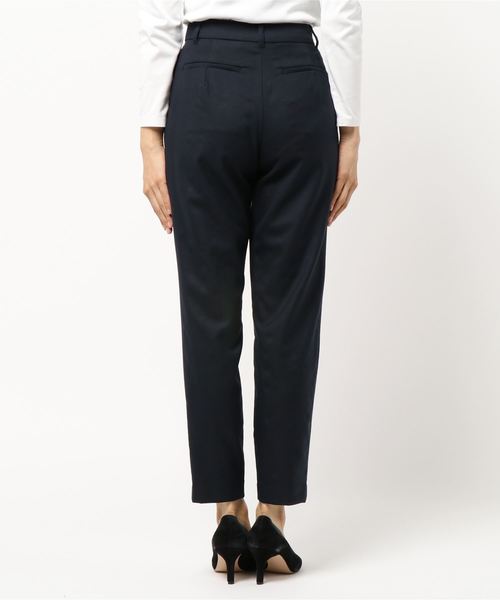 NATURAL BEAUTY BASIC（ナチュラルビューティーベーシック）の「【otonaMUSE 12月号掲載】ウォッシャブルサキソニーペグパンツ（その他パンツ・レディース・ネイビー/キャメル・SMALL/MEDIUM/X-SMALL）」の10枚目の写真