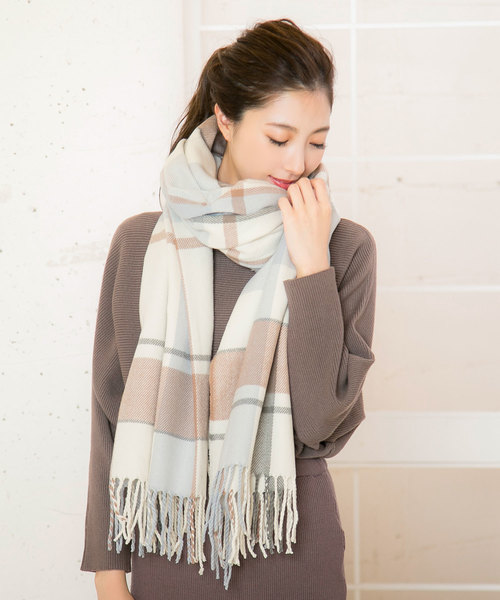 KOBE LETTUCE（コウベレタス）の「大判チェック柄ストール＊レディース/ショール/マフラー[J624]神戸レタス（ストール/ショール・レディース・ホワイト系その他/グレー系その他/ベージュ系その他/ブルー系その他/グレー系その他2/ホワイト系その他2・FREE）」の3枚目の写真