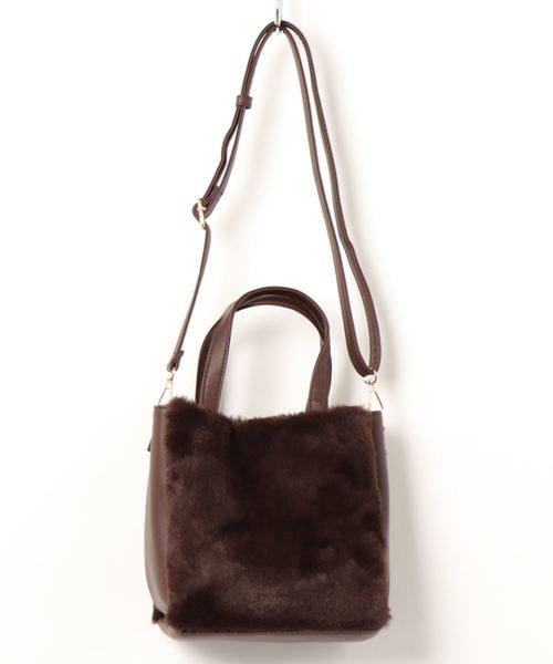 AMERICAN HOLIC(アメリカンホリック)の「・3ルームフェイクファーショルダー(ハンドバッグ・レディース・ベージュ/ブラウン・FREE)」の1枚目の写真